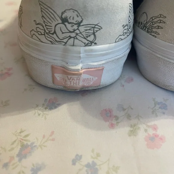 Vans - male US 9.5 - female 11 - Picture 2 of 5